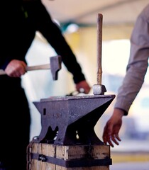 Ferronnerie marteau enclume - artisanat métal ferronnier