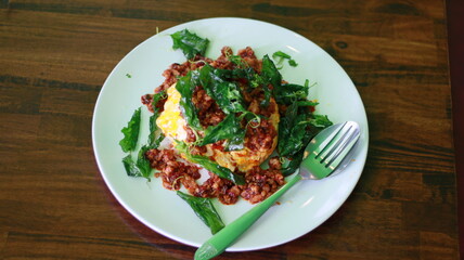Basil with Minced Pork and Fried Egg on Rice