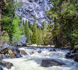 Yodemite vlley with river in spring