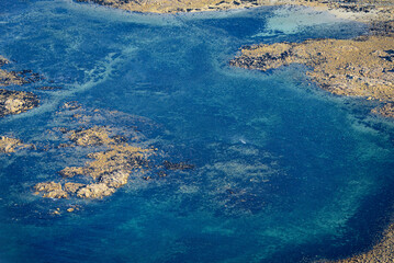 Fototapeta na wymiar vue aérienne de la côte bretonne à Port-Blanc en France