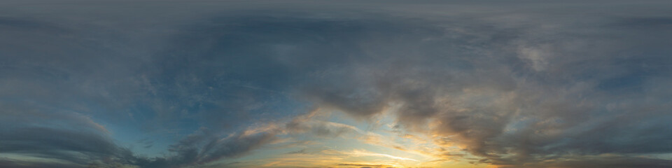 Obraz premium Dramatic sunset sky panorama with Cumulus clouds. Seamless hdr 360 pano in spherical equirectangular format. Complete zenith for 3D visualization, game and sky replacement for aerial drone panoramas