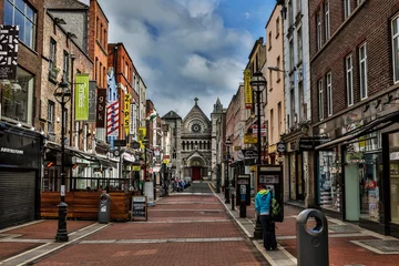 Foto op Plexiglas Smal steegje Dublin Ierland Kathedraal met City Alley