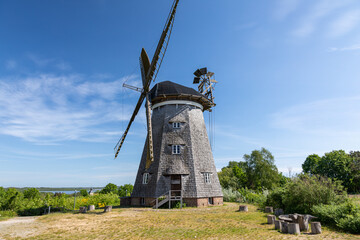 Holländerwindmühle im kleinen Dorf Benz auf der Insel Usedom