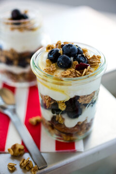Yogurt Granola Parfait with Blueberries