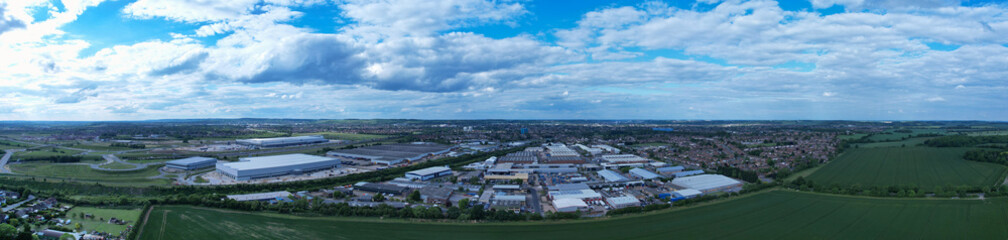 gorgeous aerial view of Luton industrial estate at motorways m1 junction 11a, Egnland