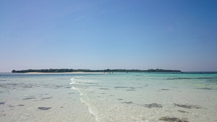 Obraz premium Alor Island has a very beautiful beach. Beach with white sand and very clear water. Alor Island has stunning views and nature.