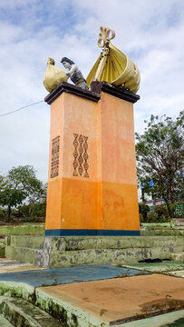 Sasando Monument stands tall in Kupang, symbolizing the region&rsquo;s rich musical heritage and cultural pride with its iconic harp-like shape.