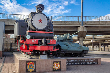 locomotive and tank soviet monument