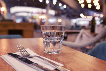 table setting restaurant knife fork
