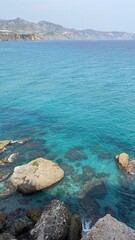 el color azul turquesa del mar mediterraneo 