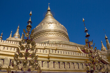 Shwezigon Pagoda in Bagan - Myanmar - obrazy, fototapety, plakaty