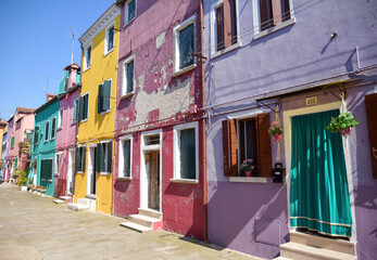Fototapeta na wymiar Paleta de colores en la Isla de Burano en Venecia