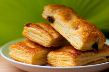 texture, crisp, biscuit, puff pastry, maple pie