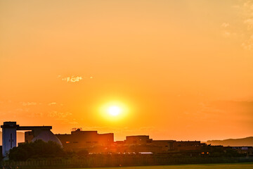 美しい夕焼けと夕陽