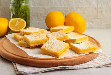 Lemon slices with icing sugar