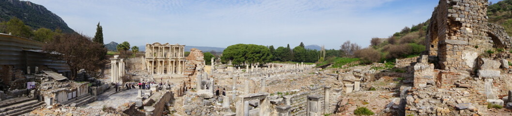 Fototapeta na wymiar The ancient city of Ephesus in Turkey