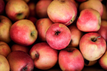 Fototapeta na wymiar Red apples background. Fresh apples for sale