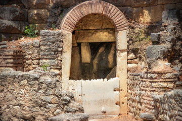 Fototapeta premium The Sacred Well form the Hellenistic and Roman times in the Archaeological Site of Butrint, Albania - UNESCO World Heritage Site since 1992