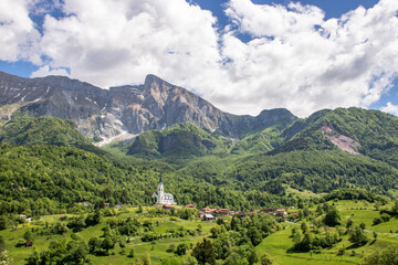Naklejka na ściany i meble Dreźnica Kirche bei Kobarid in Slowenien