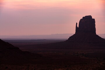 Fototapeta na wymiar National parks usa southwest area of giant rock formations and table mountains in Monument Valley