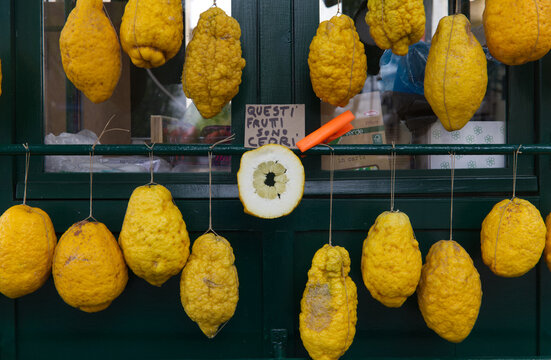 Gelbe Fr&uuml;chte der Cedro 