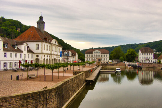 Bad Karlshafen an der Weser  Bilder vom Hafen mit Rathaus
