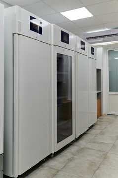 Medical Refrigerators For Storing Medicines, Industrial Freezers