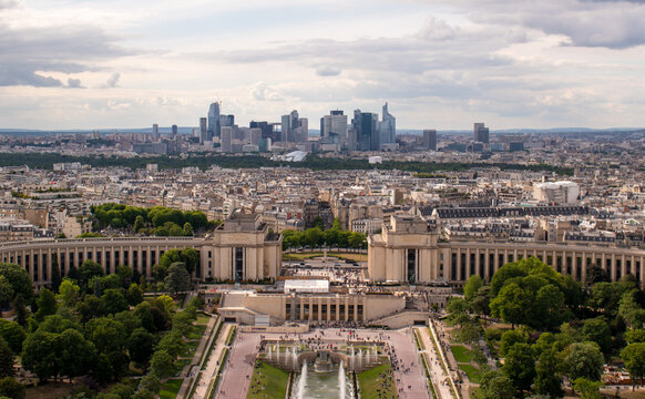 Vue du quartier de la Défense et du Trocadéro à Paris (France)