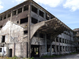 Fototapeta na wymiar Verfallene Fabrik, Lost Place in Irland