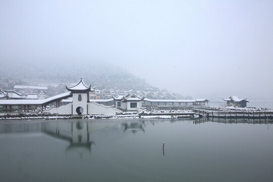 Dongqian lake rhythm of snow