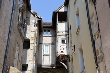 Naklejka premium Maison typique, vue de l'extérieur, ville de Montluçon, département de l'Allier, France