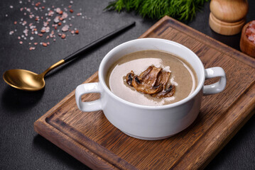 A delicious fresh, thick soup of mushroom puree with breadcrumbs, spices and herbs