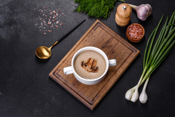 A delicious fresh, thick soup of mushroom puree with breadcrumbs, spices and herbs