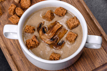 A delicious fresh, thick soup of mushroom puree with breadcrumbs, spices and herbs