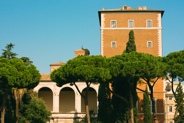 Fototapeta na wymiar Old beautiful building in Rome
