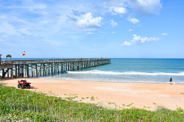 Obraz premium Flagler Beach and fishing pier located between St Augustine and Daytona Beach in Florida