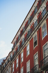 Fototapeta na wymiar red building view in Lisbon