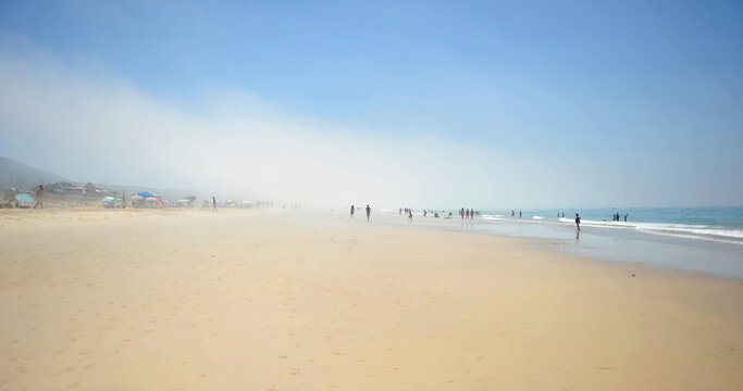 Playa de Bolonia en la costa de Tarifa con bruma y calima, Cadiz, Spain. Bolonia es una de las mejores playas de la costa de C&aacute;diz en el Oc&eacute;ano Atlantico 