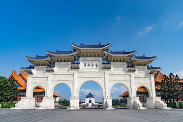 Obraz premium Taipei, April 20th, 2022 - Sunny view of the Liberty Square Arch
