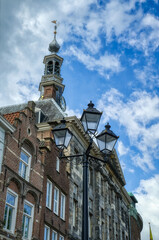 Obraz premium Historisches Rathaus und Laterne am Markt von s’Hertogenbosch
