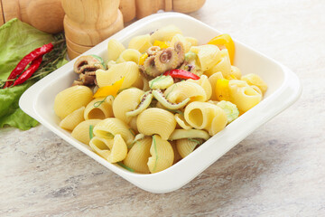 Pasta with baby octopus and pepper