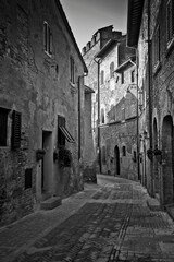 Italia in bianco e nero. Borghi e vicoli medievali, Toscana