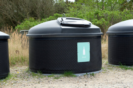 Recycling Container. Altglas sammeln 