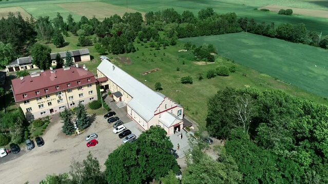 Klasztor Pasjonist&oacute;w Parafia  pw. Chrystusa Kr&oacute;la
Sadowiu