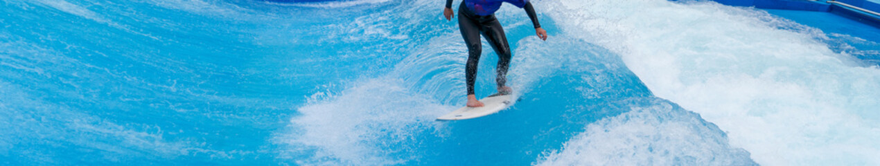 Surfing through the new facility for surfing in Regensburg in the large shopping center