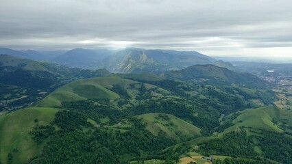 survol des vallées des Pyrénées dans le département des Hautes-Pyrénées près de Bagnères de Bigorre	