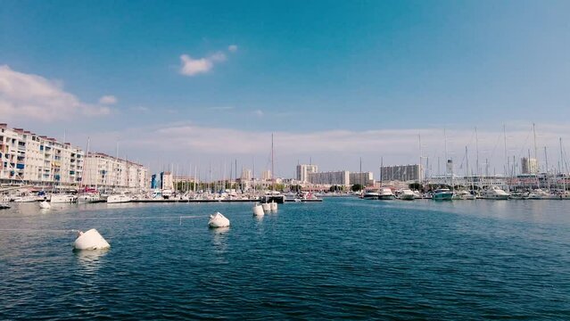 Panoramique sur les voiliers &agrave; la rade de Toulon