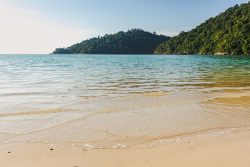 Obraz premium Vivid summer beach of Mu Ko Surin national park in Thailand.