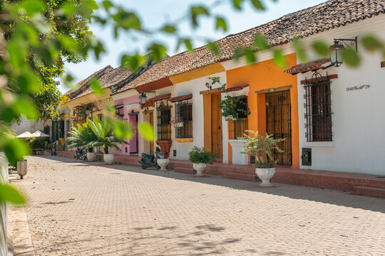 Street in Momp&oacute;s, Colombia 