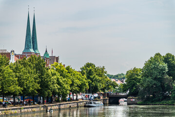 Fototapeta na wymiar Die Trave in Lübeck